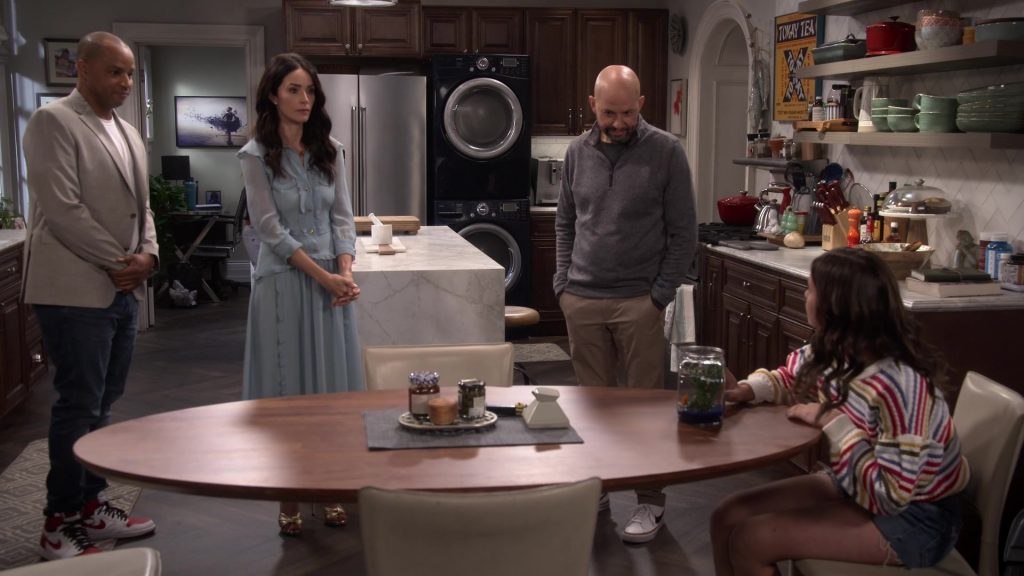 Nike Sneakers in Extended Family S01E01 “Pilot” (2023) (Image 7)