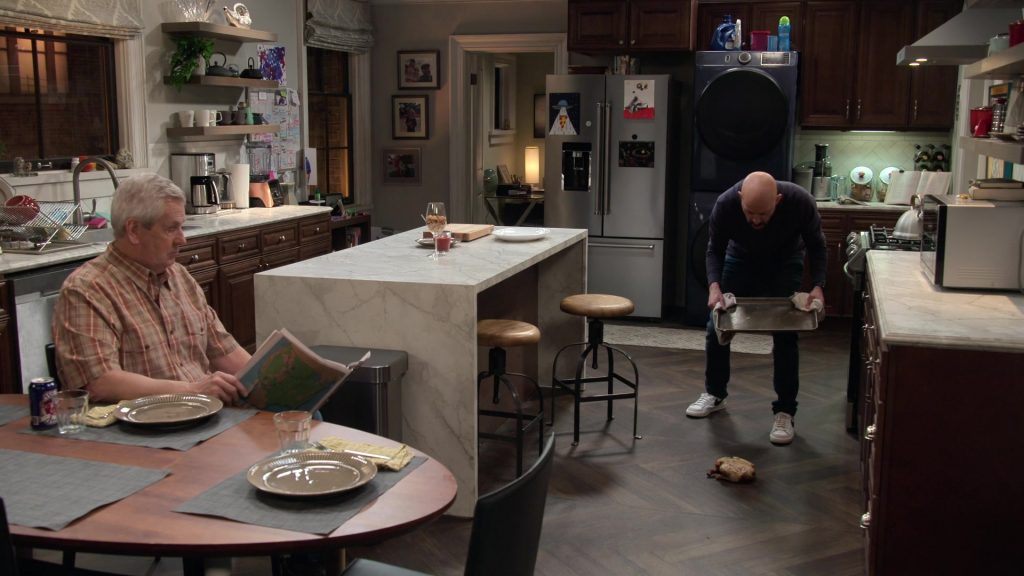 Nike Sneakers in Extended Family S01E03 “The Consequences of Gaming” (2024) (Image 12)