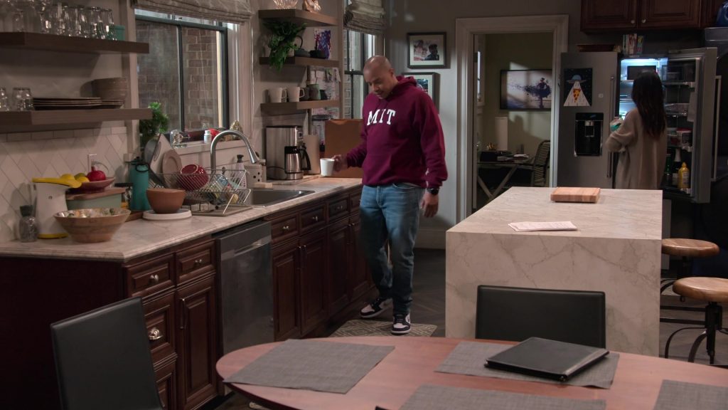 Nike Sneakers in Extended Family S01E03 “The Consequences of Gaming” (2024) (Image 13)