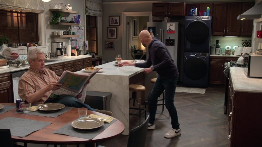 Nike Sneakers in Extended Family S01E03 “The Consequences of Gaming” (2024) (Image 4)