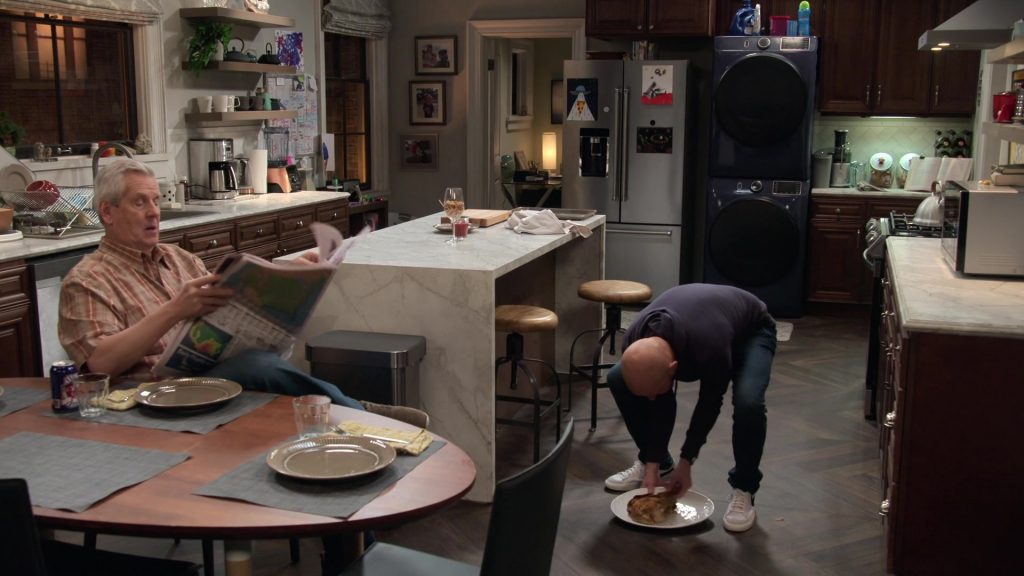 Nike Sneakers in Extended Family S01E03 “The Consequences of Gaming” (2024) (Image 7)