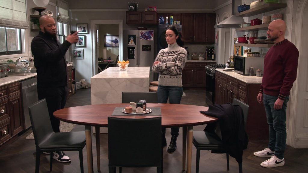 Nike Sneakers in Extended Family S01E08 “The Consequences of Loaning Your Dad Money” (2024) (Image 1)