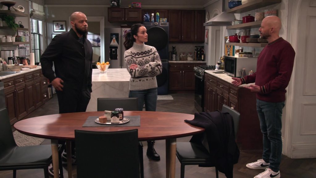 Nike Sneakers in Extended Family S01E08 “The Consequences of Loaning Your Dad Money” (2024) (Image 5)