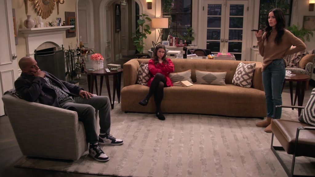 Nike Sneakers in Extended Family S01E10 “The Consequences of Familial Obligations” (2024) (Image 13)
