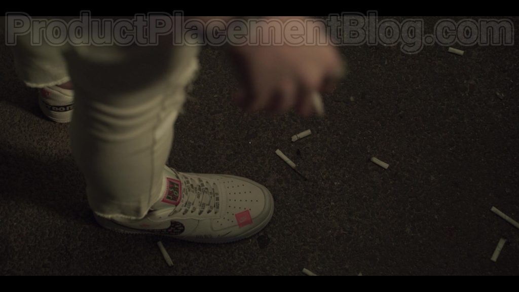 Nike Sneakers in Extracurricular S01E05 (2020) (Image 1)