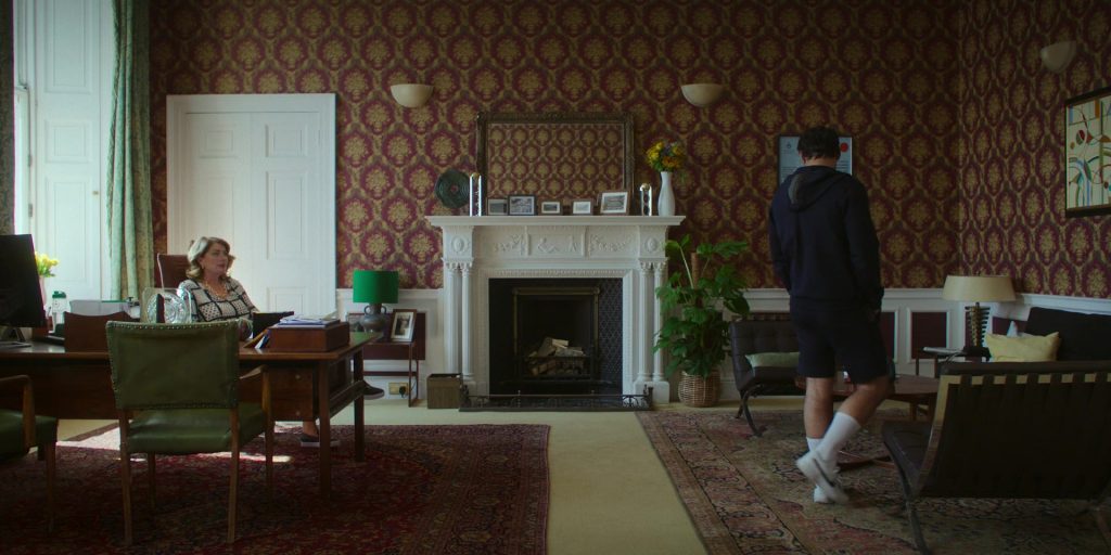 Nike Sneakers in Fifteen-Love S01E02 (2023) (Image 3)