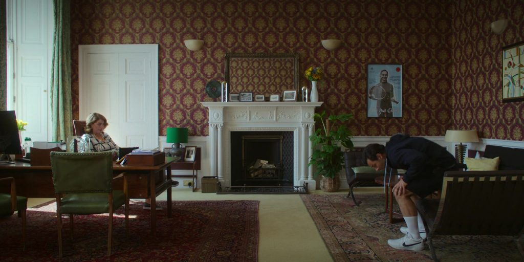 Nike Sneakers in Fifteen-Love S01E02 (2023) (Image 5)