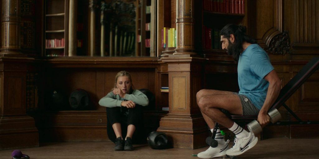 Nike Sneakers in Fifteen-Love S01E02 (2023) (Image 9)
