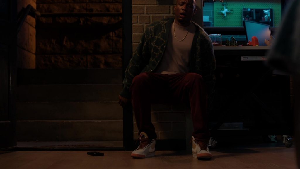 Nike Sneakers in Found S01E12 “Missing While Eccentric” (2024) (Image 3)