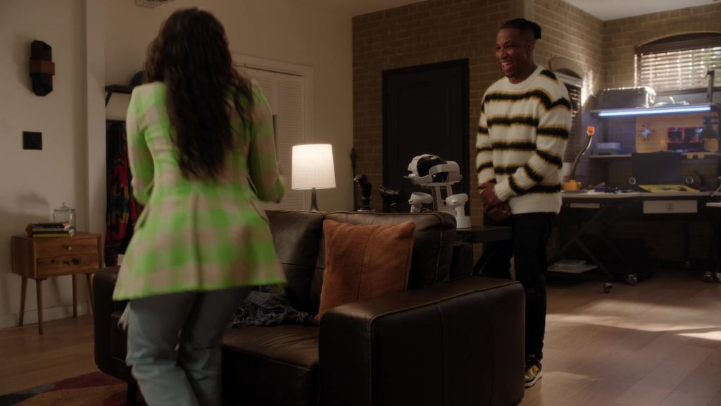 Nike Sneakers in Found S02E09 “Missing While Targeted” (2025) (Image 5)