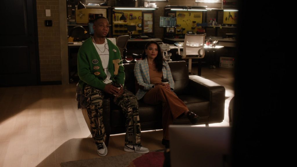 Nike Sneakers in Found S02E22 “Missing While Dying” (2025) (Image 1)