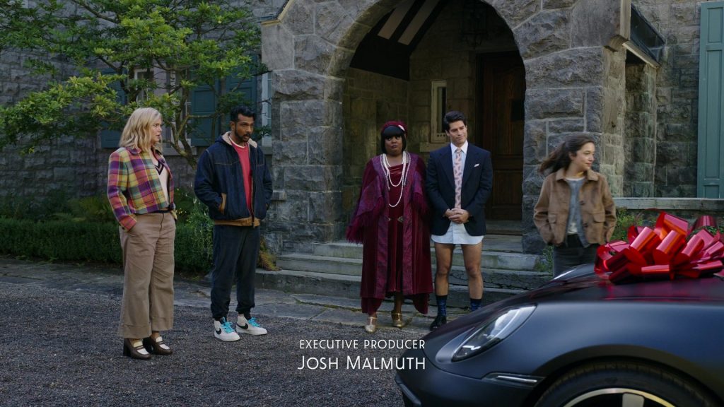 Nike Sneakers in Ghosts S05E05 “T-Daddy” (2025) (Image 1)