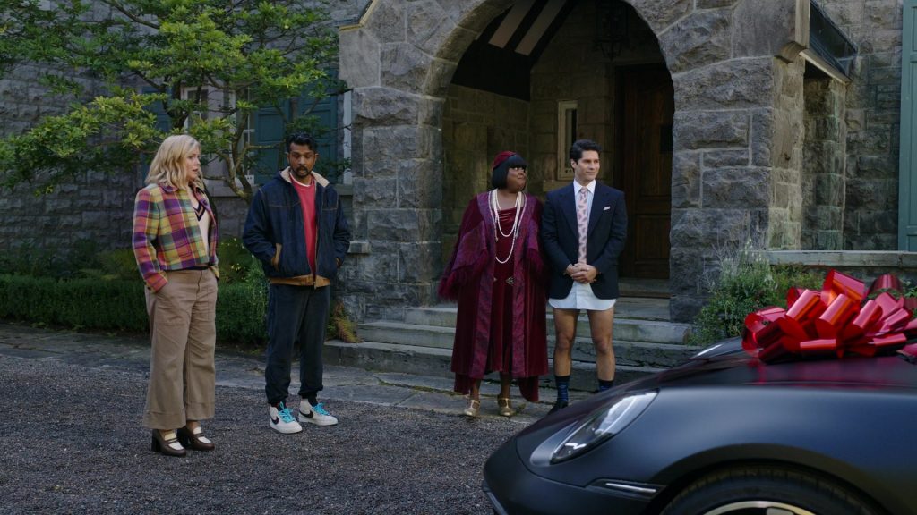 Nike Sneakers in Ghosts S05E05 “T-Daddy” (2025) (Image 3)
