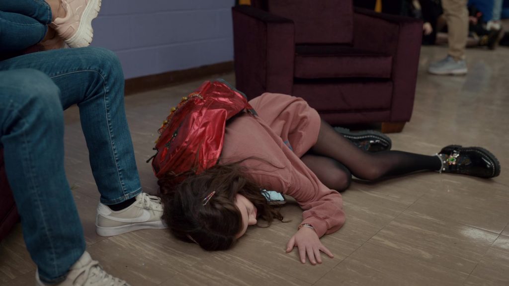 Nike Sneakers in Ginny & Georgia S02E02 “Why Does Everything Have to Be So Terrible, All the Time, Forever” (2023) (Image 1)