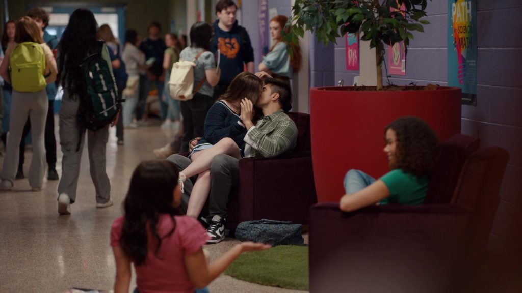 Nike Sneakers in Ginny and Georgia S03E04 “The Bitch Is Back” (2025) (Image 17)