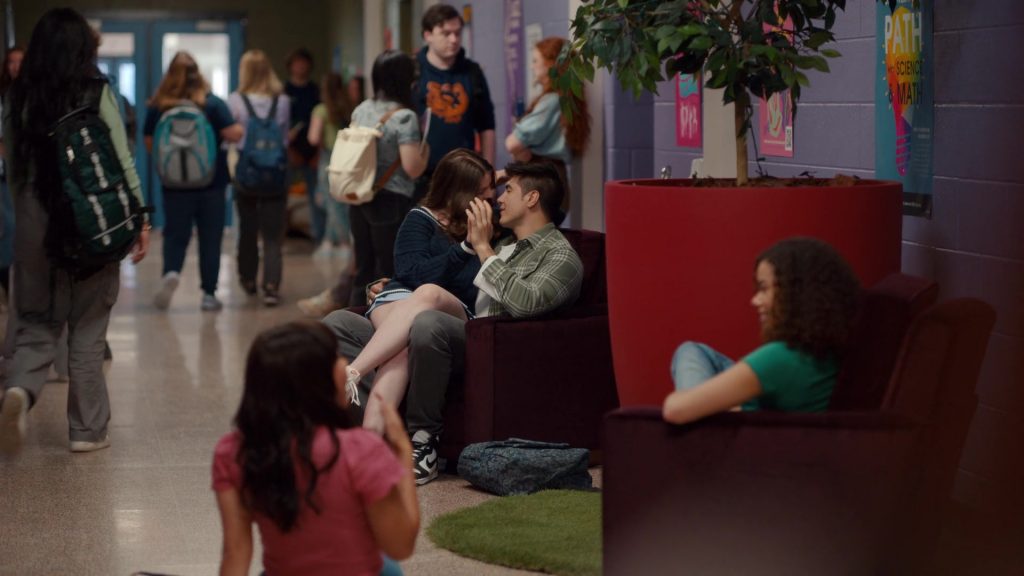 Nike Sneakers in Ginny and Georgia S03E04 “The Bitch Is Back” (2025) (Image 2)