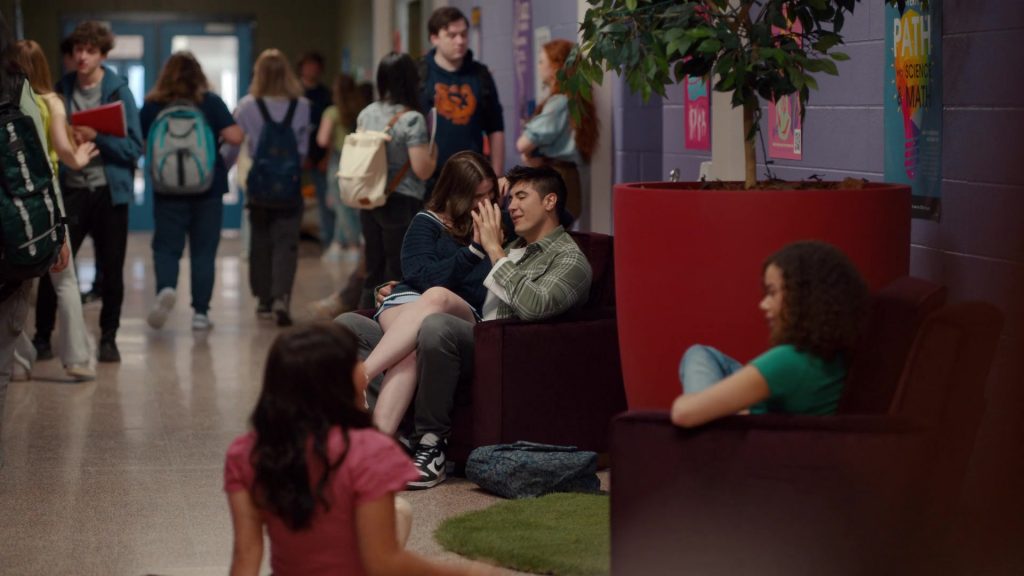 Nike Sneakers in Ginny and Georgia S03E04 “The Bitch Is Back” (2025) (Image 3)