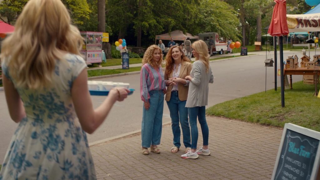 Nike Sneakers in Ginny and Georgia S03E04 “The Bitch Is Back” (2025) (Image 4)
