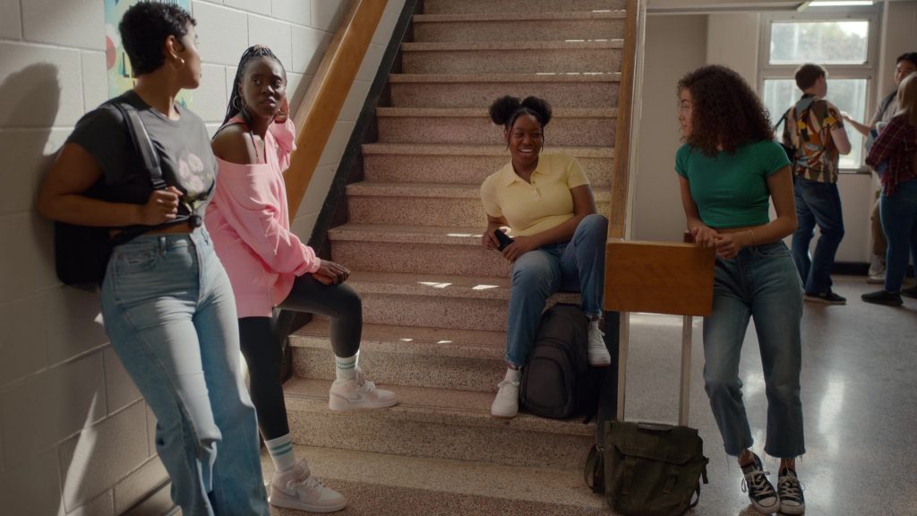 Nike Sneakers in Ginny and Georgia S03E04 “The Bitch Is Back” (2025) (Image 7)