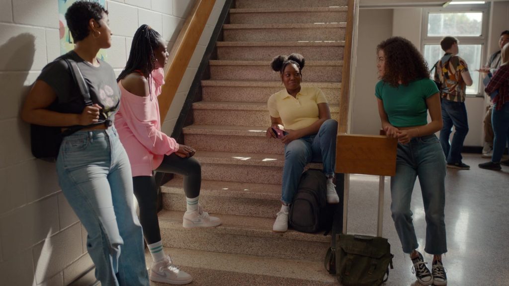 Nike Sneakers in Ginny and Georgia S03E04 “The Bitch Is Back” (2025) (Image 8)