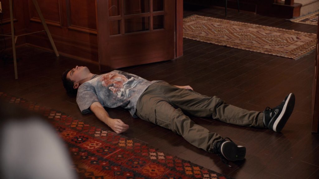 Nike Sneakers in Ginny and Georgia S03E05 “Boom Goes the Dynamite” (2025) (Image 2)