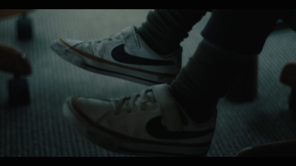 Nike Sneakers in Good American Family S01E05 “Too Hurty Without It” (2025) (Image 1)