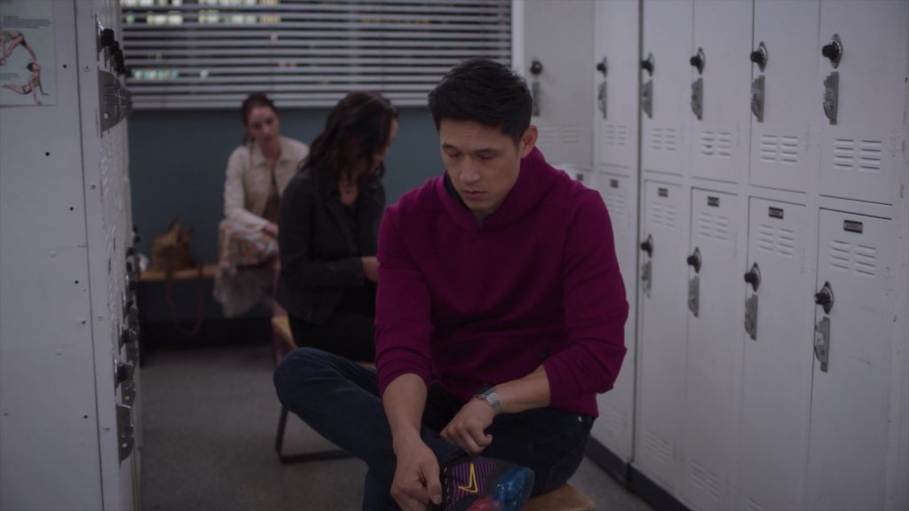 Nike Sneakers in Greys Anatomy S21E01 (2024) (Image 1)