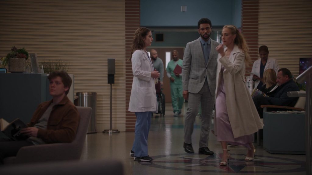 Nike Sneakers in Greys Anatomy S21E17 “Love You Like a Love Song” (2025) (Image 2)