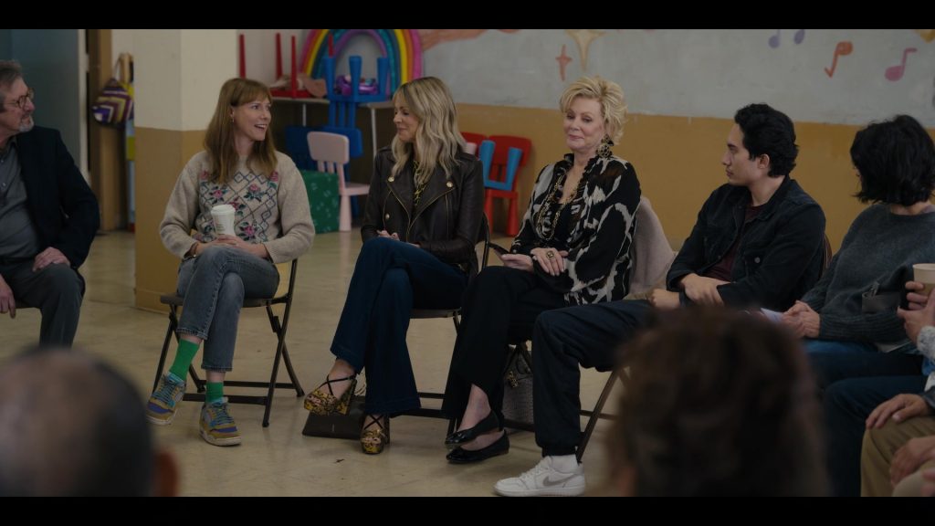 Nike Sneakers in Hacks S03E03 “The Roast Of Deborah Vance” (2024) (Image 3)