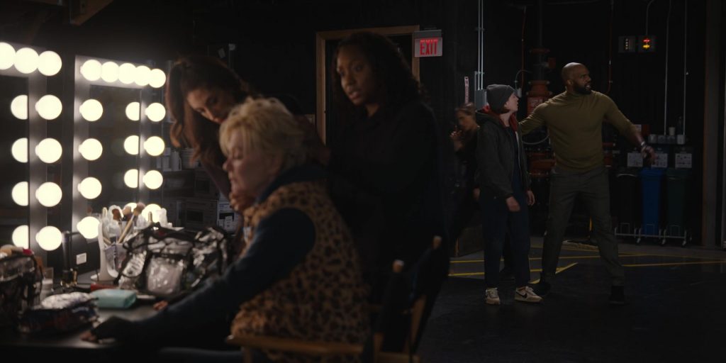 Nike Sneakers in Hacks S03E05 “One Day” (2024) (Image 2)
