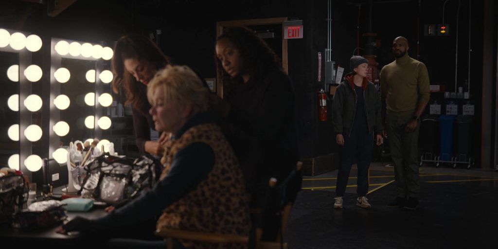 Nike Sneakers in Hacks S03E05 “One Day” (2024) (Image 4)