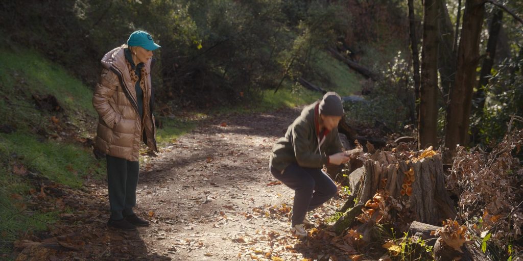 Nike Sneakers in Hacks S03E05 “One Day” (2024) (Image 8)