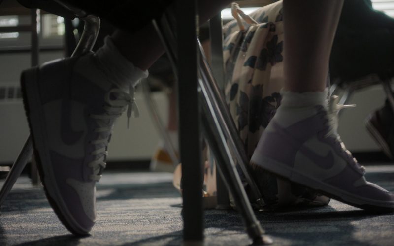 Nike Sneakers in Happy Face S01E04 “Controlled Burn” (2025) (Image 1)