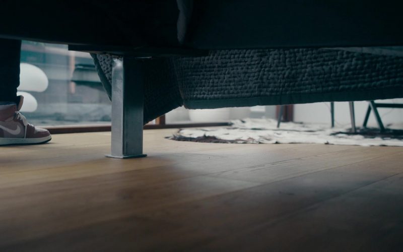 Nike Sneakers in Hijack S01E06 “Comply Slowly” (2023) (Image 1)