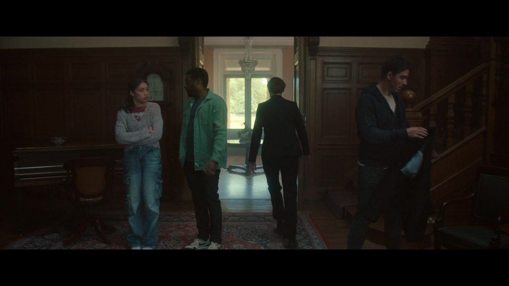 Nike Sneakers in Hostage S01E05 (2025) (Image 7)