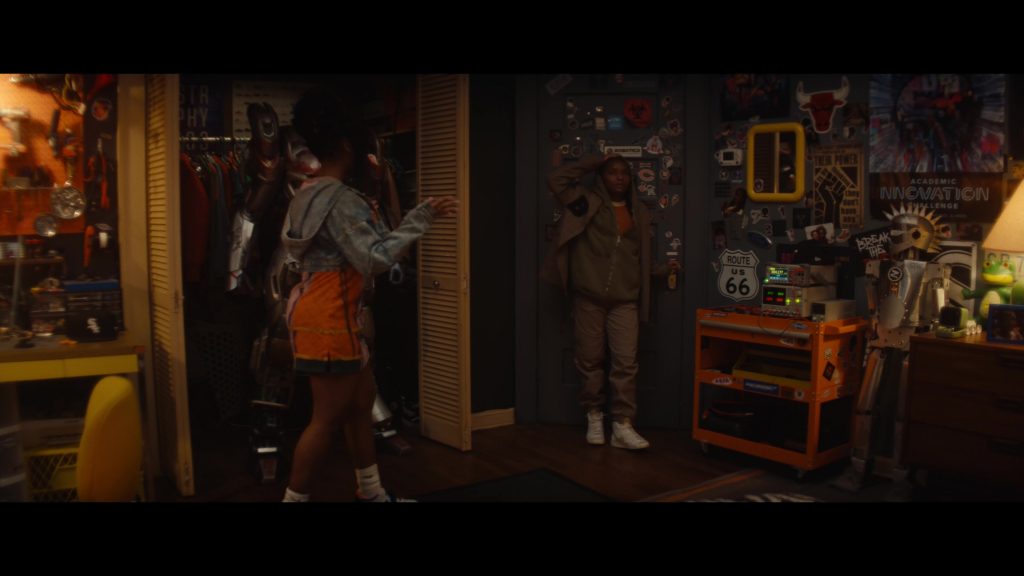 Nike Sneakers in Ironheart S01E04 “Bad Magic” (2025) (Image 3)