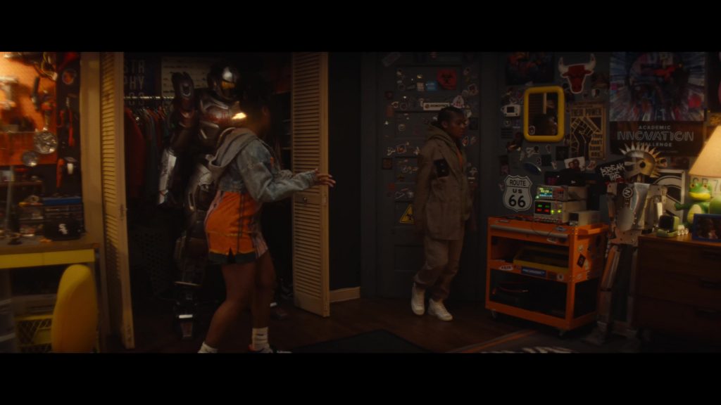 Nike Sneakers in Ironheart S01E04 “Bad Magic” (2025) (Image 4)