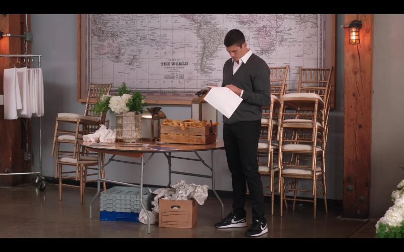 Nike Sneakers in Laid S01E05 “Secret Soft” (2024) (Image 1)