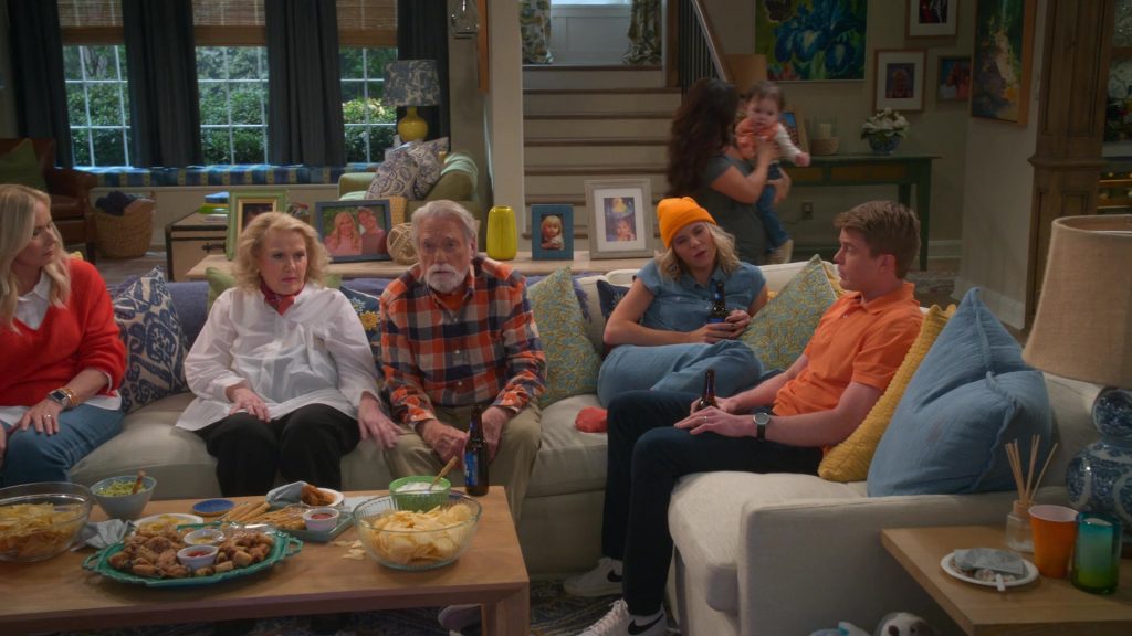 Nike Sneakers in Leanne S01E04 “Smooth Like a Dolphin” (2025) (Image 2)