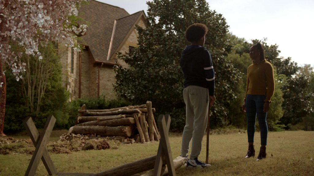 Nike Sneakers in Legacies S04E08 “You Will Remember Me” (2021) (Image 2)