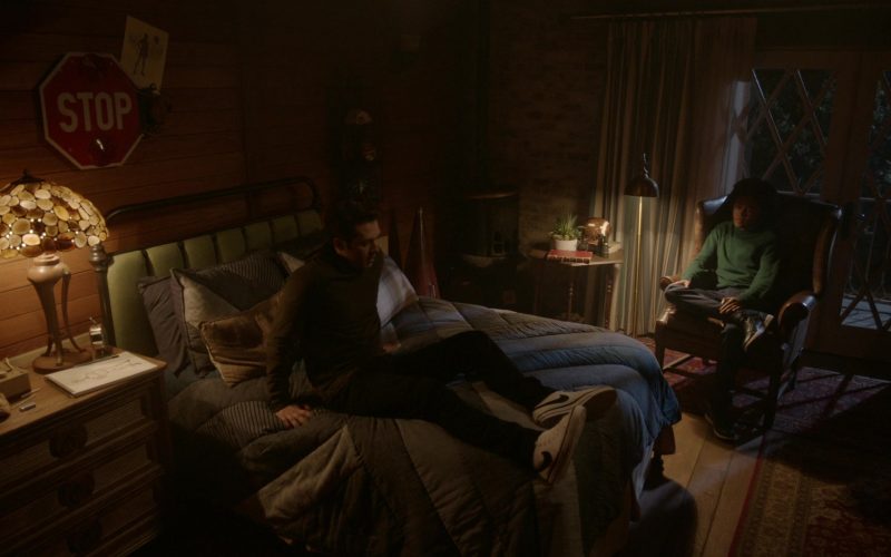 Nike Sneakers in Legacies S04E09 “I Can't Be the One to Stop You” (2021) (Image 1)
