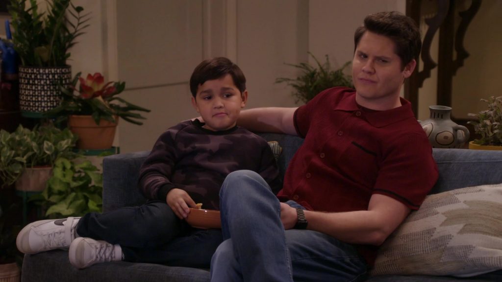 Nike Sneakers in Lopez vs Lopez S03E08 “Lopez vs Dateline” (2024) (Image 13)