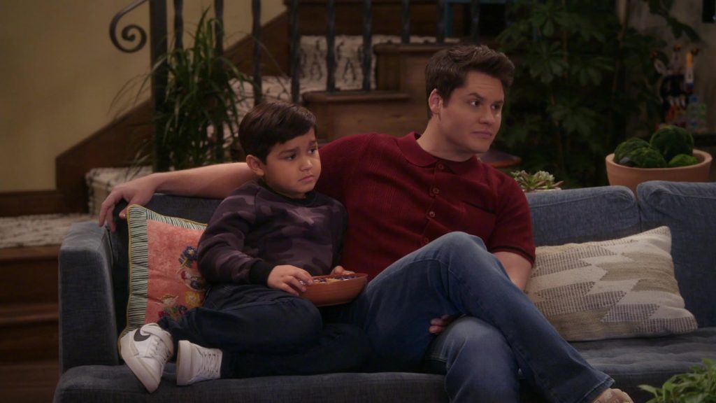 Nike Sneakers in Lopez vs Lopez S03E08 “Lopez vs Dateline” (2024) (Image 14)