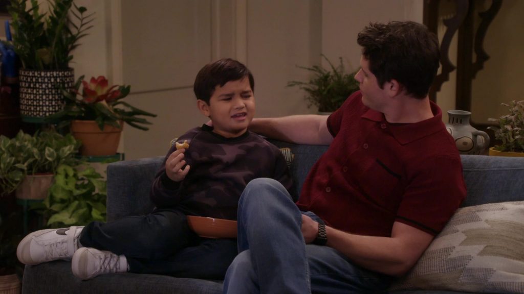 Nike Sneakers in Lopez vs Lopez S03E08 “Lopez vs Dateline” (2024) (Image 7)
