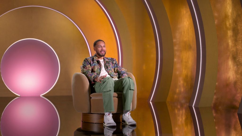 Nike Sneakers in Love Is Blind S08E03 “Hunger Games of Love” (2025) (Image 28)