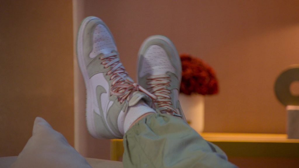 Nike Sneakers in Love Is Blind S08E04 “So Your Girlfriend Has a Boyfriend” (2025) (Image 2)