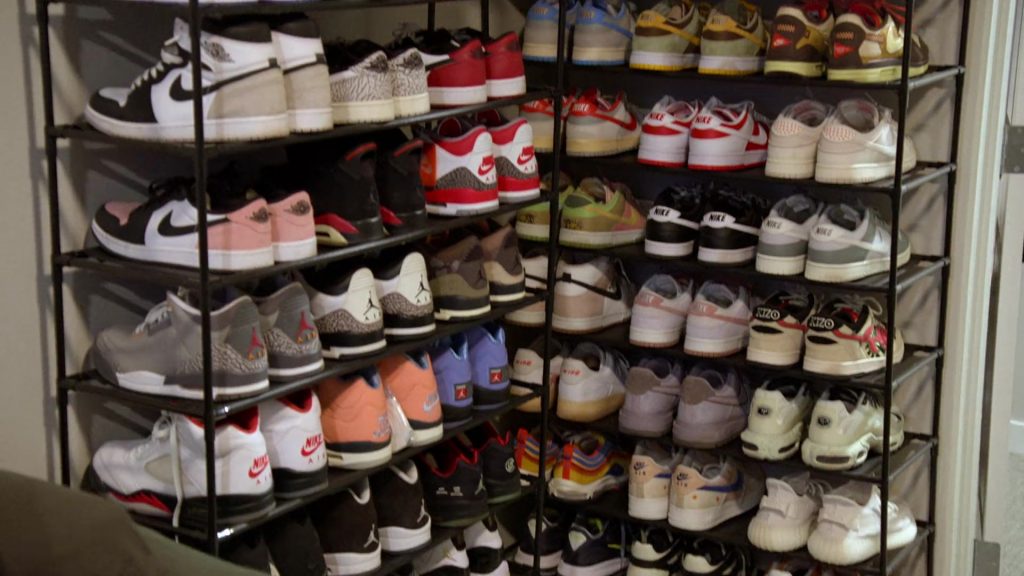 Nike Sneakers in Love Is Blind S08E08 “A Family Affair” (2025) (Image 1)