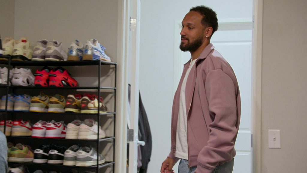 Nike Sneakers in Love Is Blind S08E08 “A Family Affair” (2025) (Image 3)