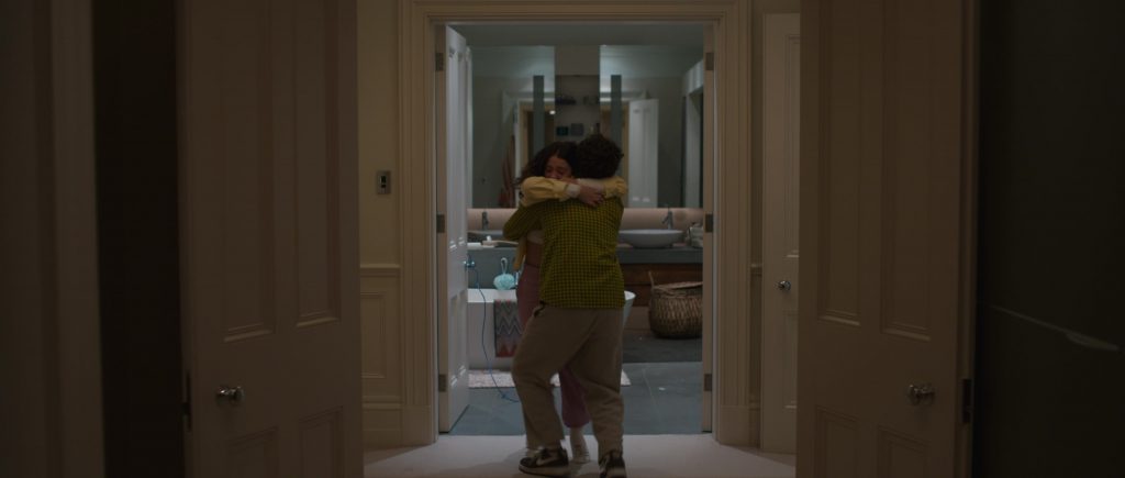 Nike Sneakers in Malice S01E06 (2025) (Image 1)