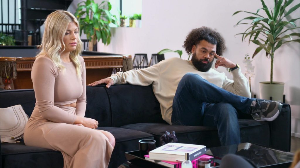 Nike Sneakers in Married At First Sight S18E17 “A Match Made in Scandal” (2025) (Image 2)